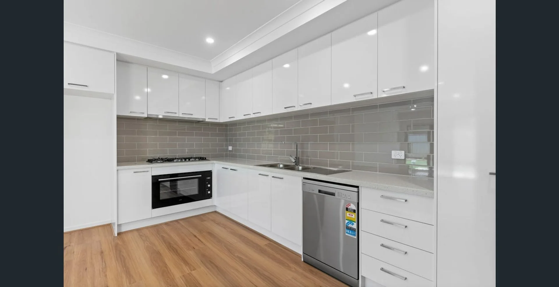 Additional image 3 of 2/61 Manfred Avenue, St Albans VIC 3021