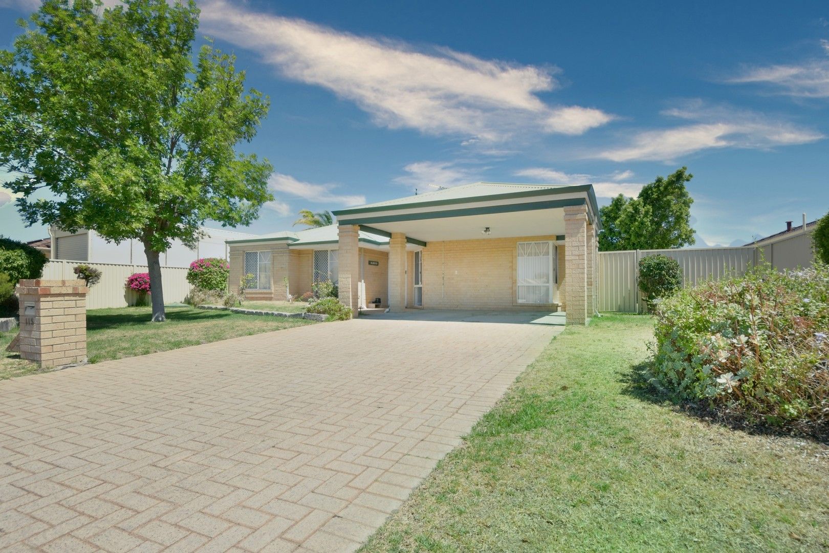 4 bedrooms House in 115 The Avenue WARNBRO WA, 6169