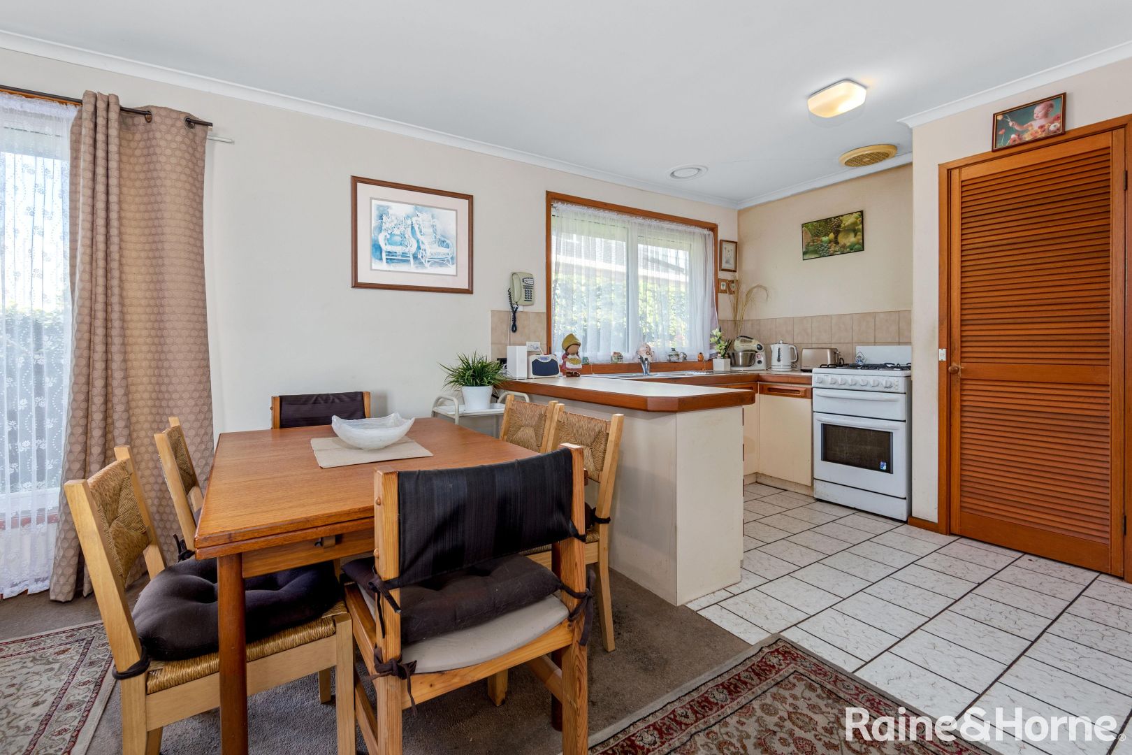 2/58 Kingdom Avenue, Kings Park VIC 3021, Image 2