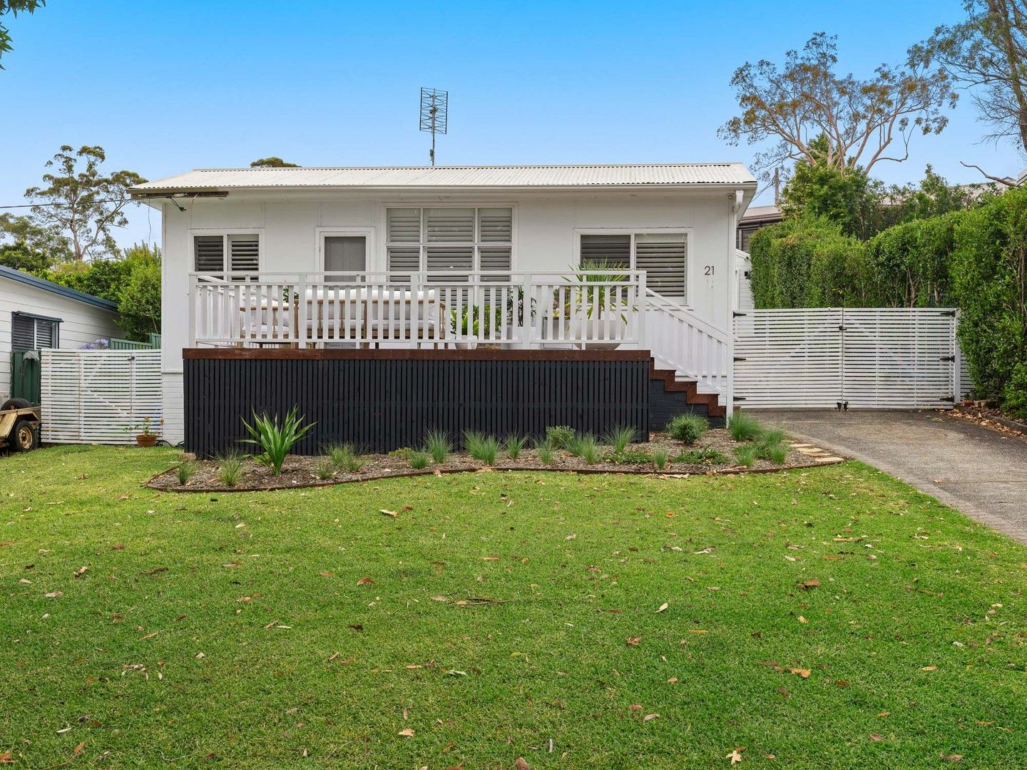 21 Jirramba Avenue, Saratoga NSW 2251, Image 0