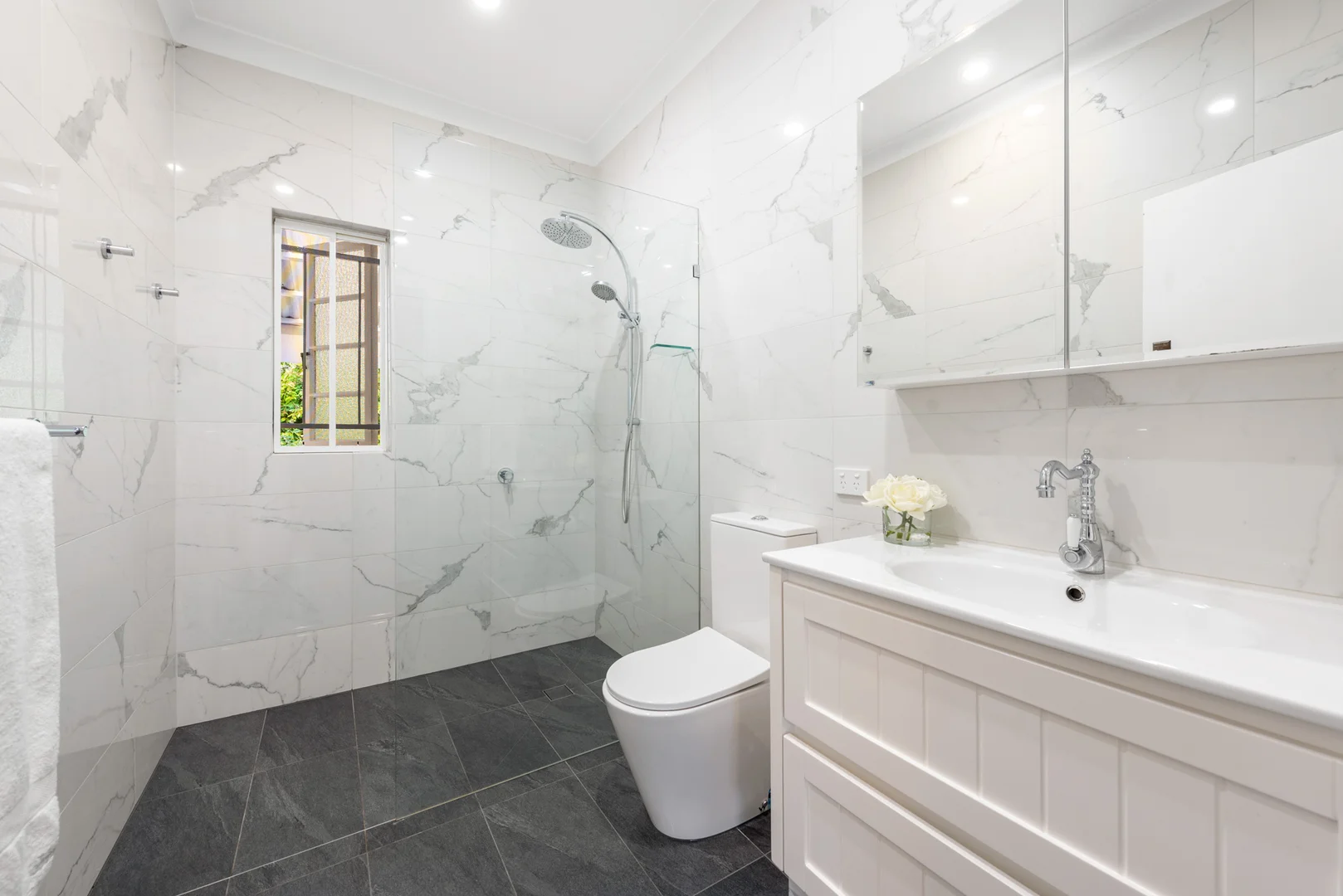 Additional image 11 of 37 Kanumbra Street, Coorparoo QLD 4151