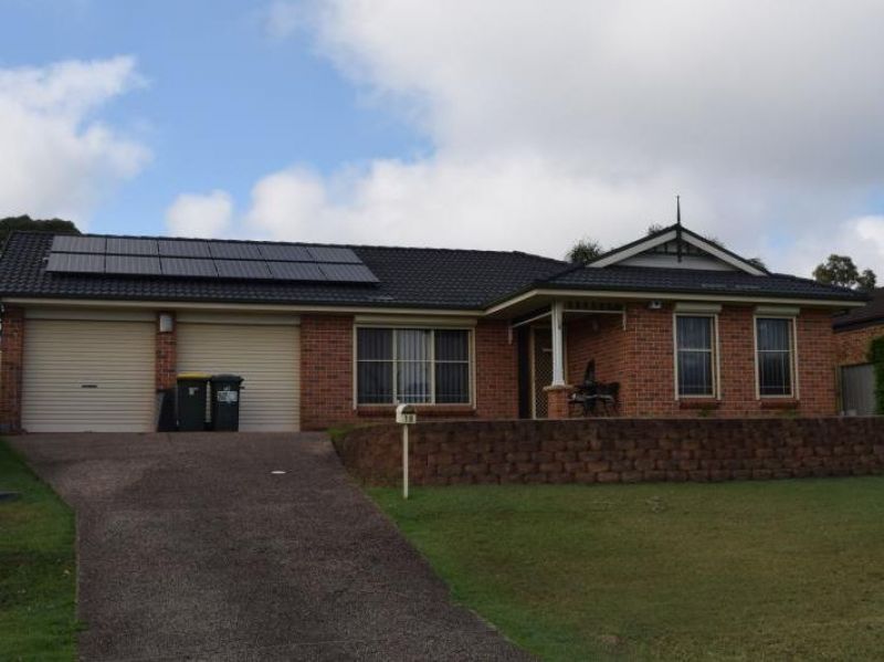 5 bedrooms House in 18 Avard Close THORNTON NSW, 2322