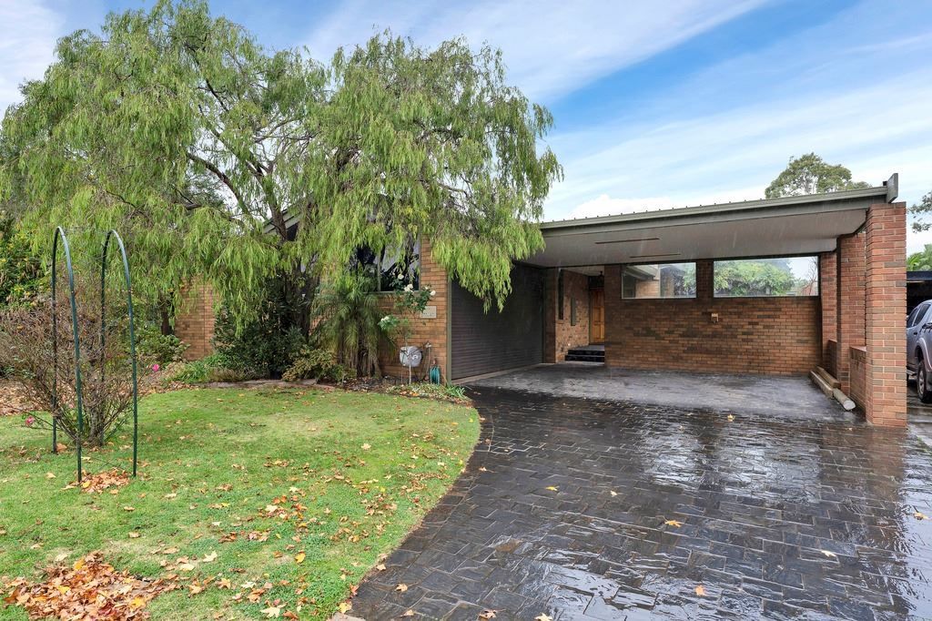 3 bedrooms House in 9 Glenmoyne Square WERRIBEE VIC, 3030