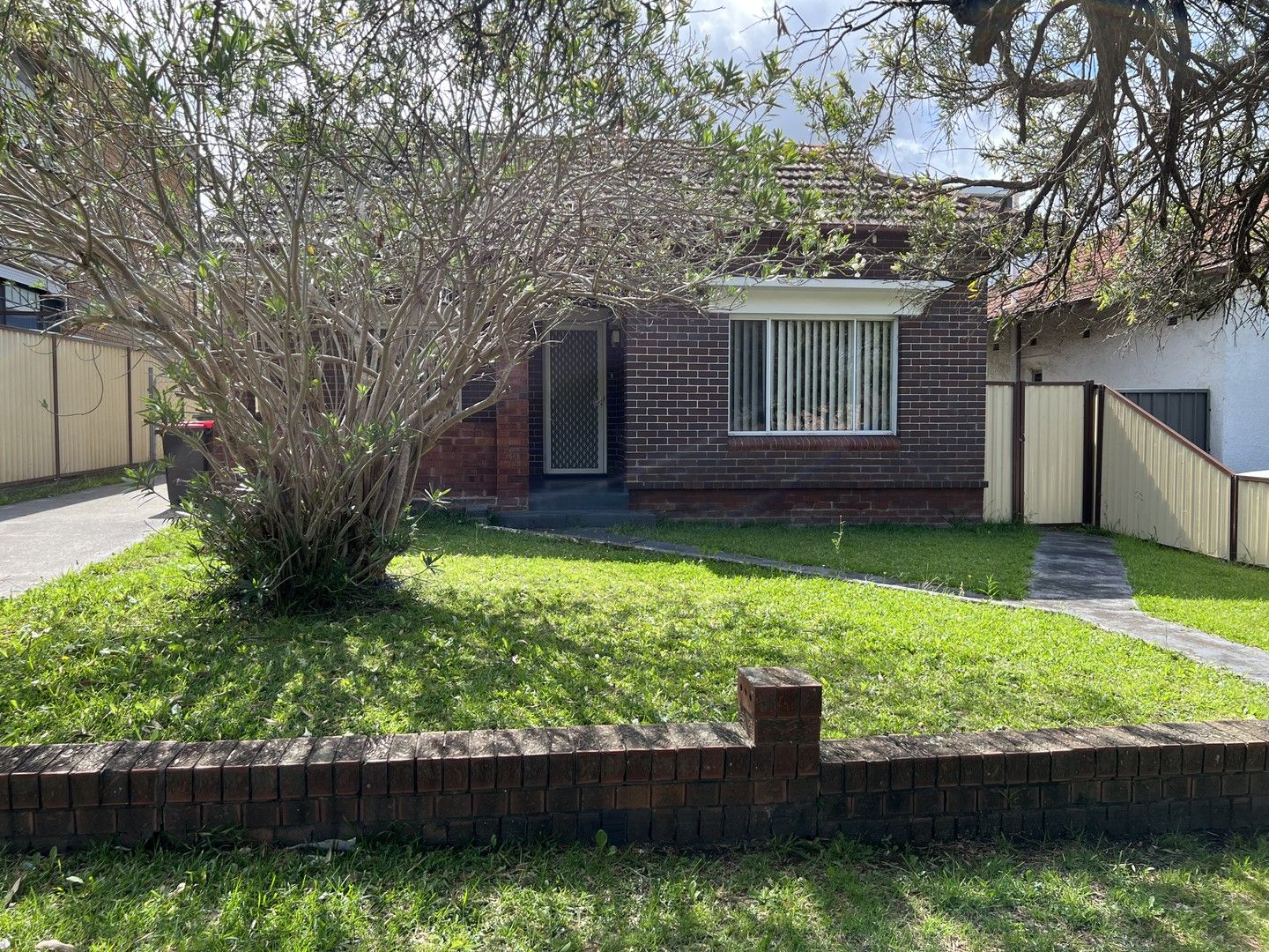2 bedrooms House in 100 Restwell St BANKSTOWN NSW, 2200