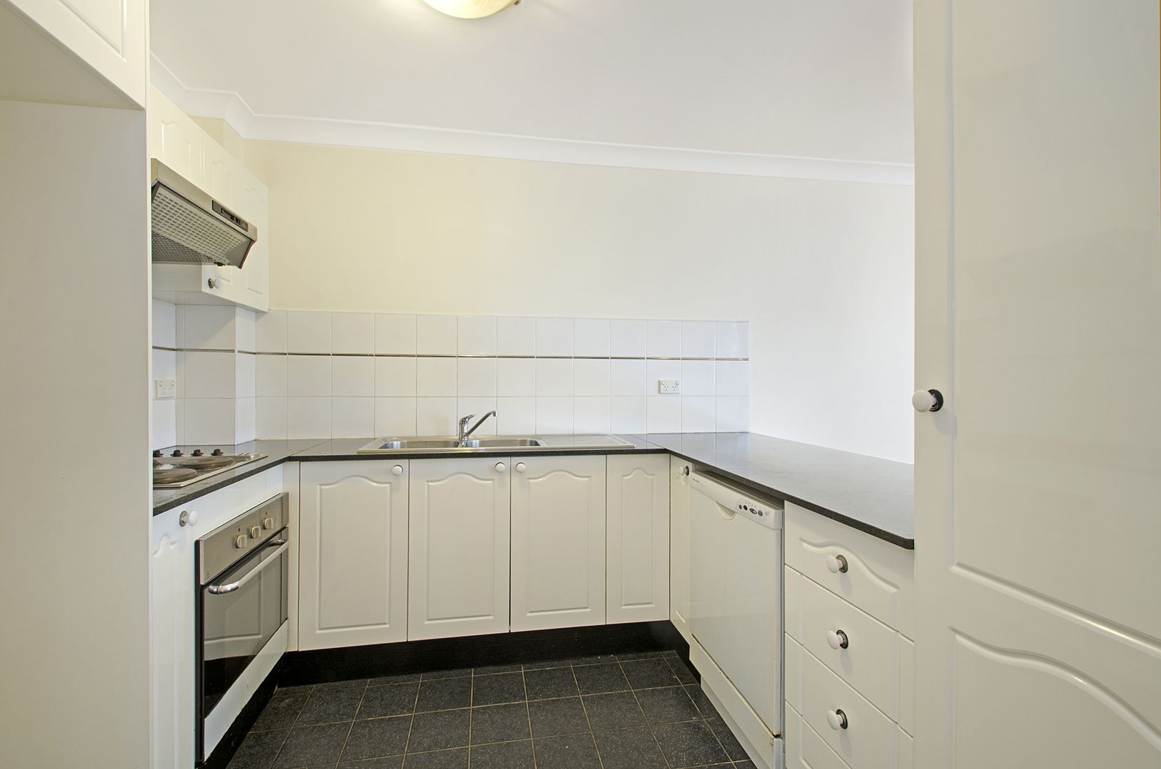17/59-63 Howard Avenue, Dee Why NSW 2099, Image 2