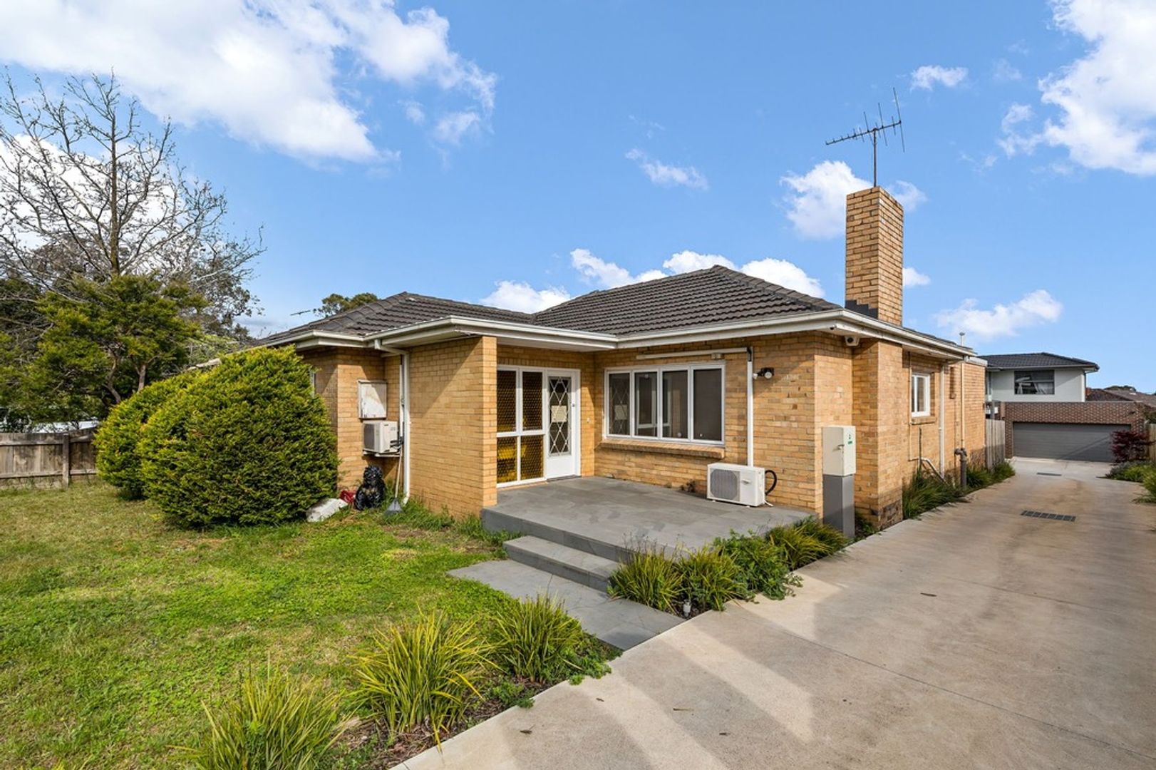 8 Adelaide Avenue, Mount Waverley VIC 3149 Apartment For Rent 500