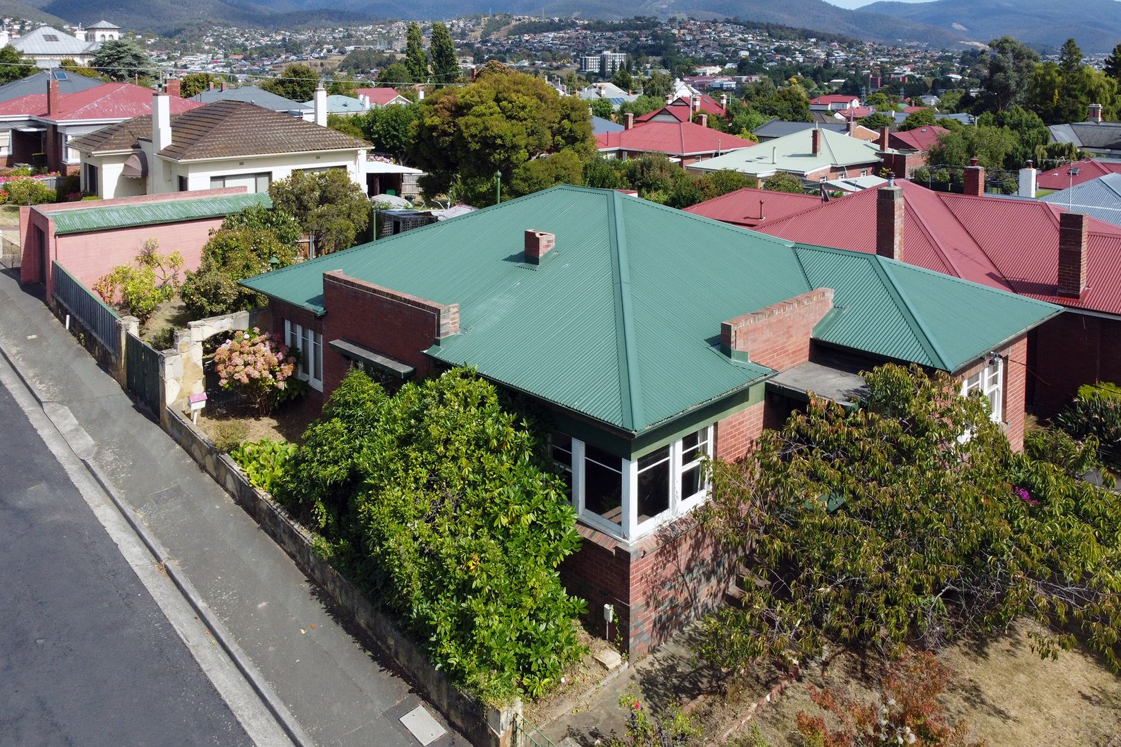 2 Woodlands Avenue, New Town Property History & Address Research Domain