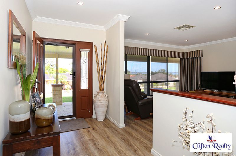 14 Wakefield Crescent, Australind WA 6233, Image 2