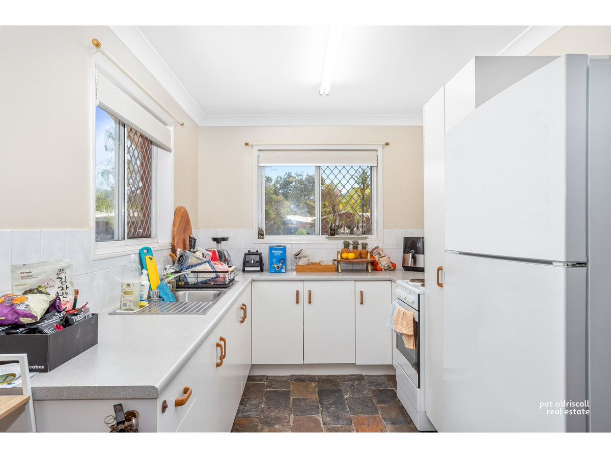 1 & 2/4 Dunbavan Place, Norman Gardens QLD 4701, Image 2