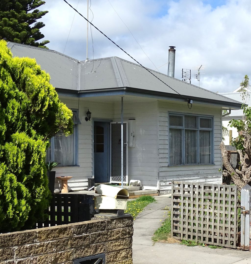 35 Montrose Avenue, Apollo Bay VIC 3233, Image 1