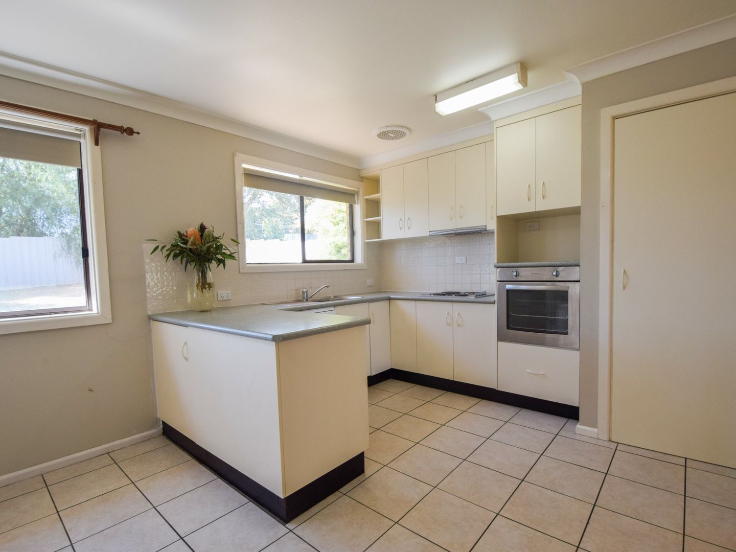 26 Taylor Road, Young NSW 2594, Image 2