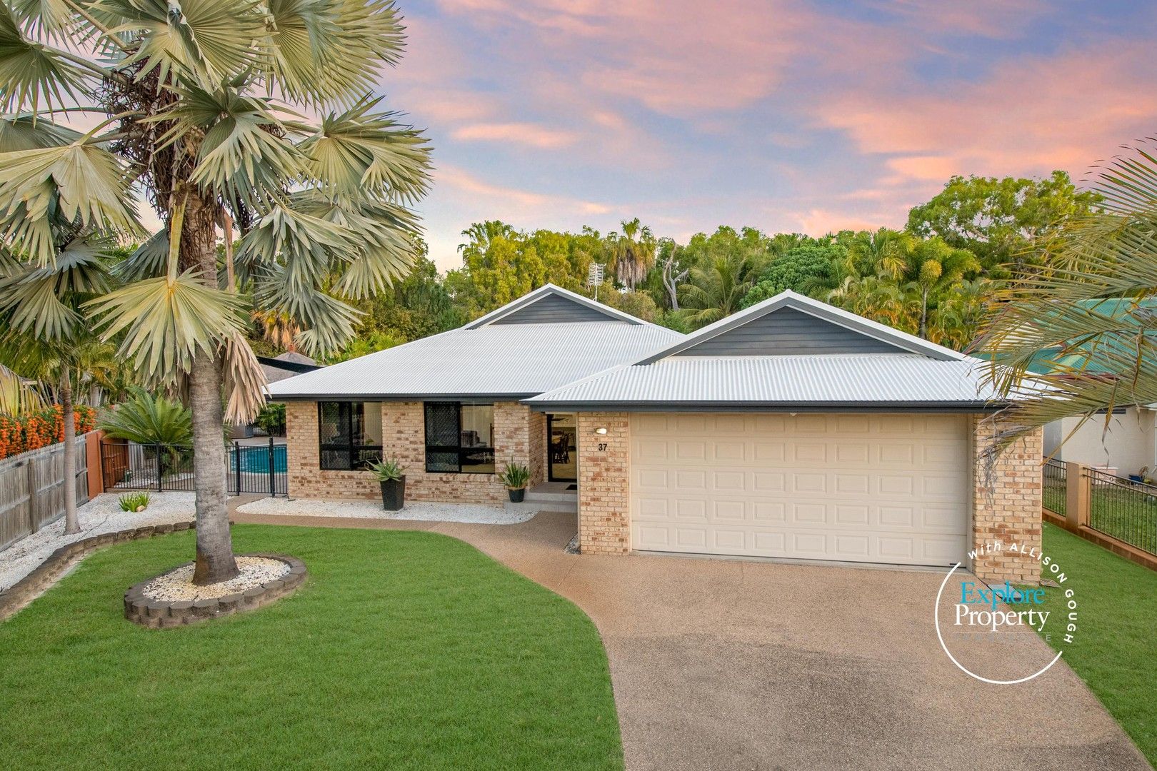 37 Pacific Avenue, Bushland Beach QLD 4818, Image 2