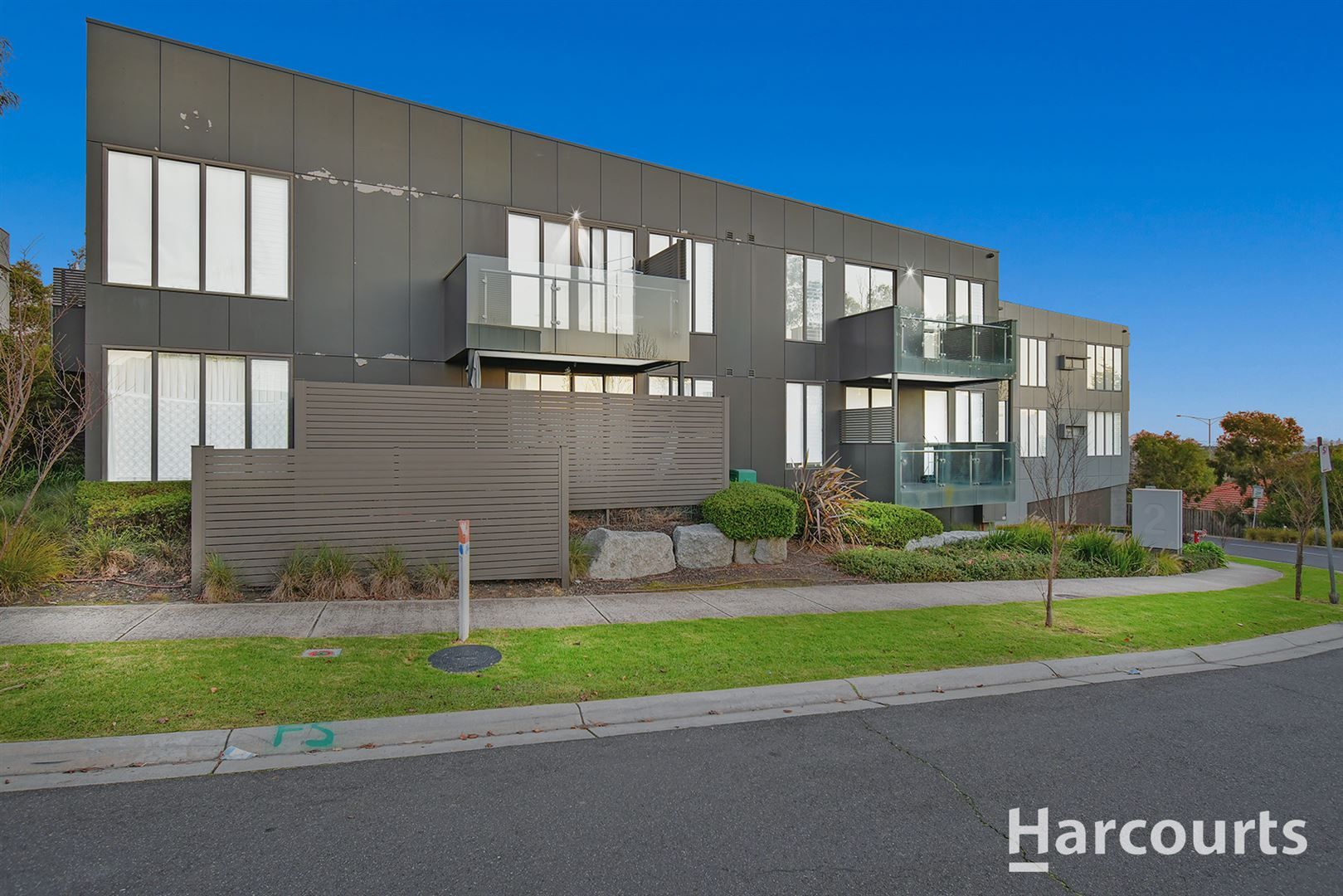 9/2 Yarra Bing Crescent, Burwood VIC 3125, Image 0