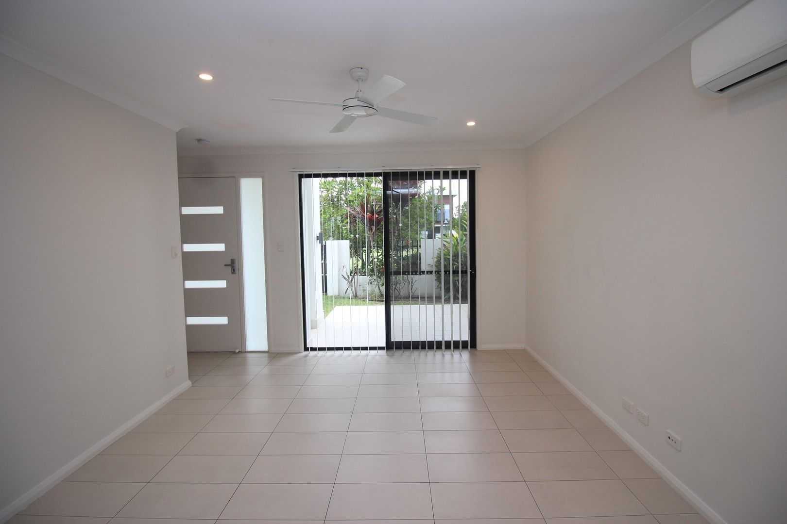 3 bedrooms Townhouse in 8 MAYFAIR LANE HOPE ISLAND QLD, 4212