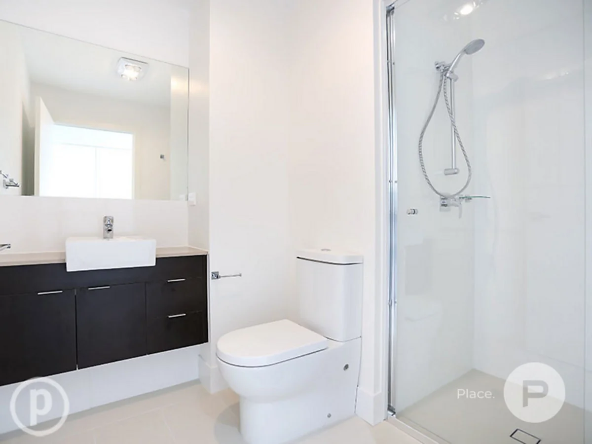 Additional image 5 of 4/11 The Corso, Seven Hills QLD 4170