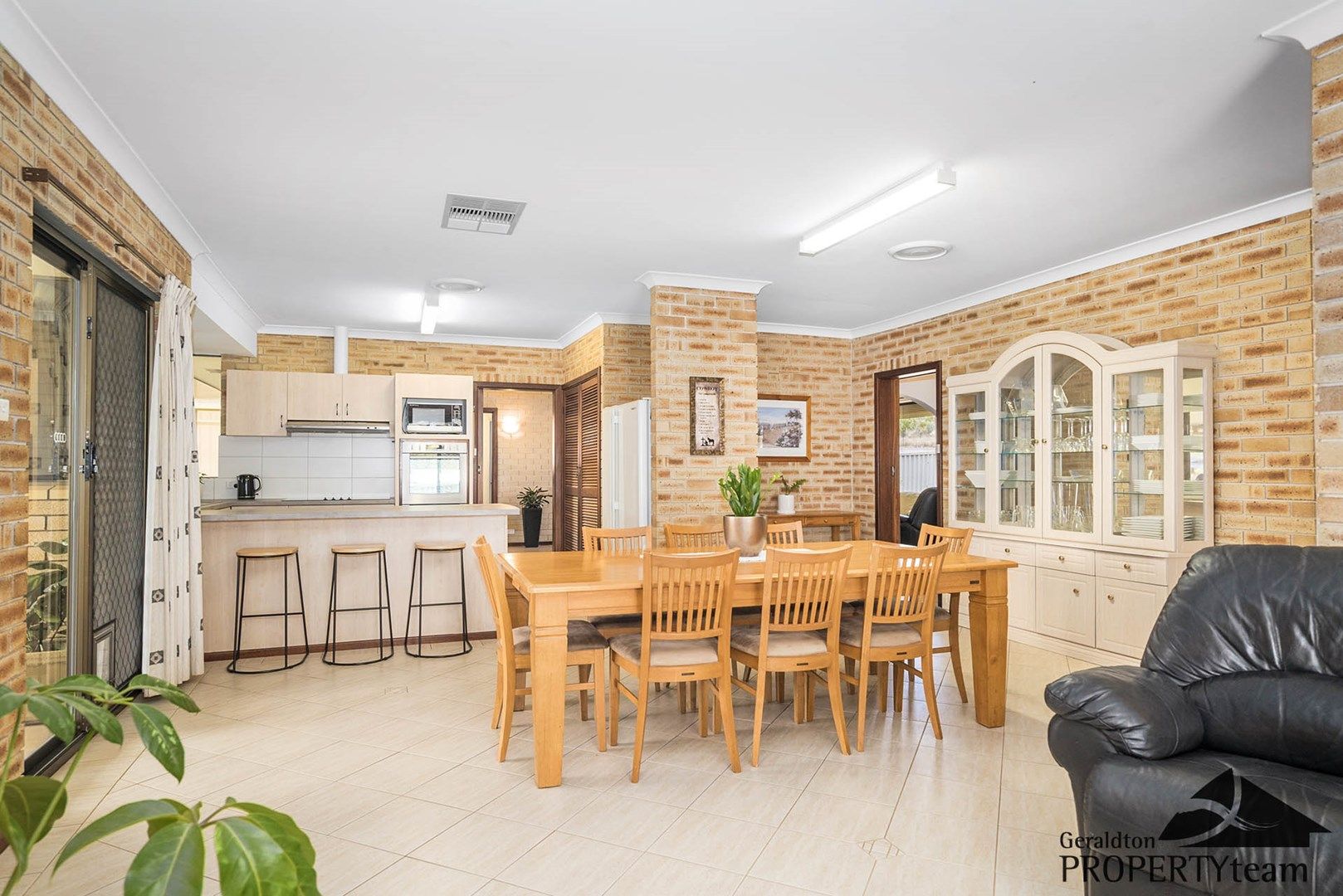 8 Stuart Road, Moresby WA 6530, Image 0