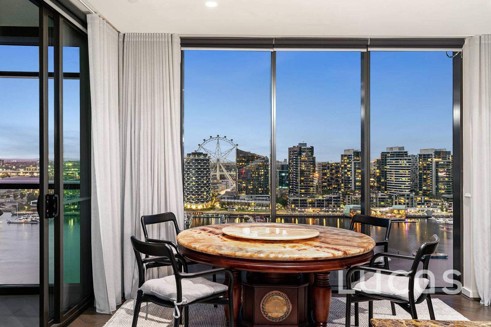 183/8 Waterside Place, Docklands VIC 3008, Image 2