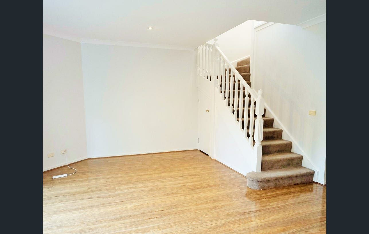 3 bedrooms Townhouse in 4/273 Balaclava Rd CAULFIELD NORTH VIC, 3161