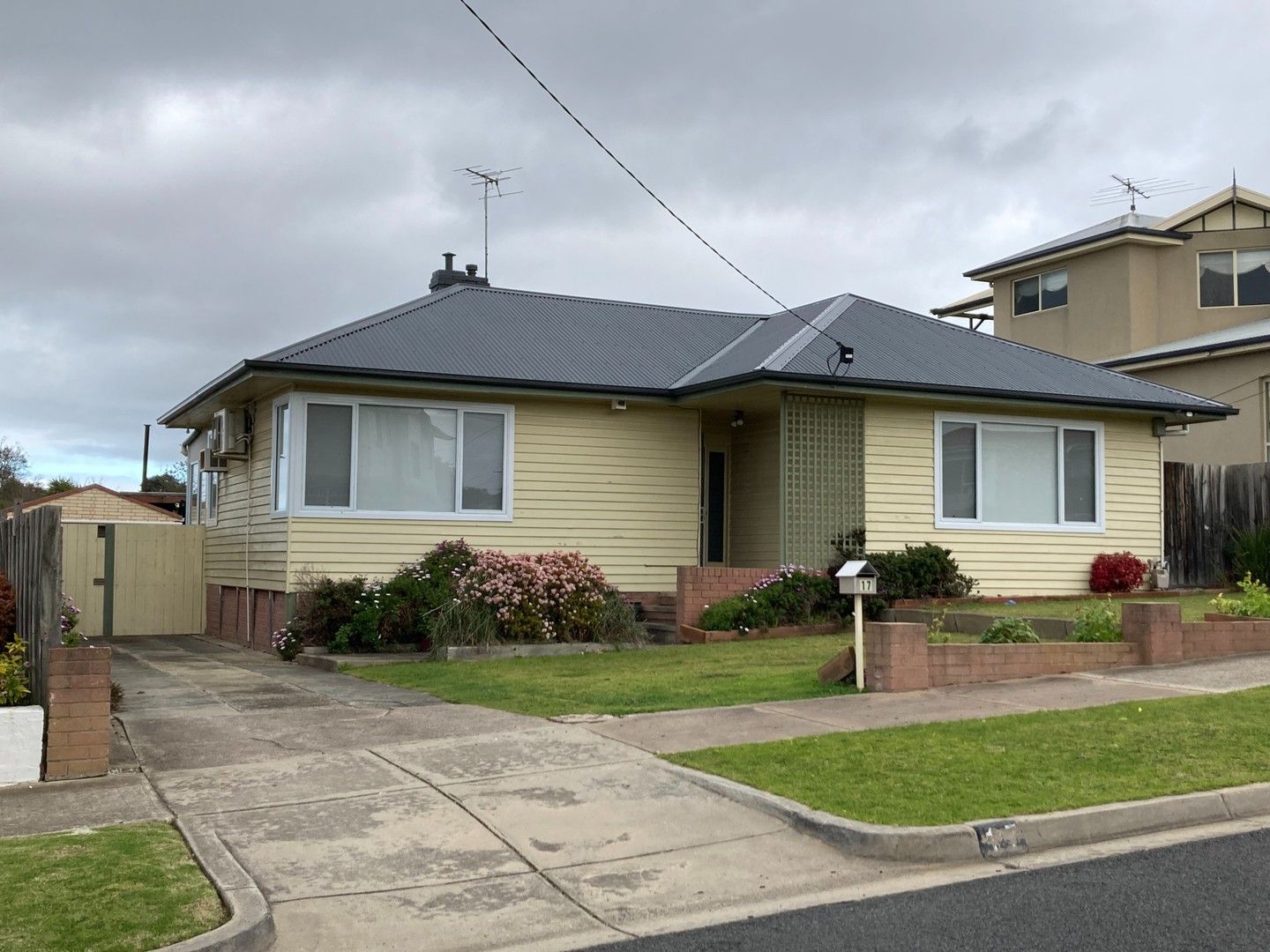 3 bedrooms House in 17 Sycamore St HAMLYN HEIGHTS VIC, 3215