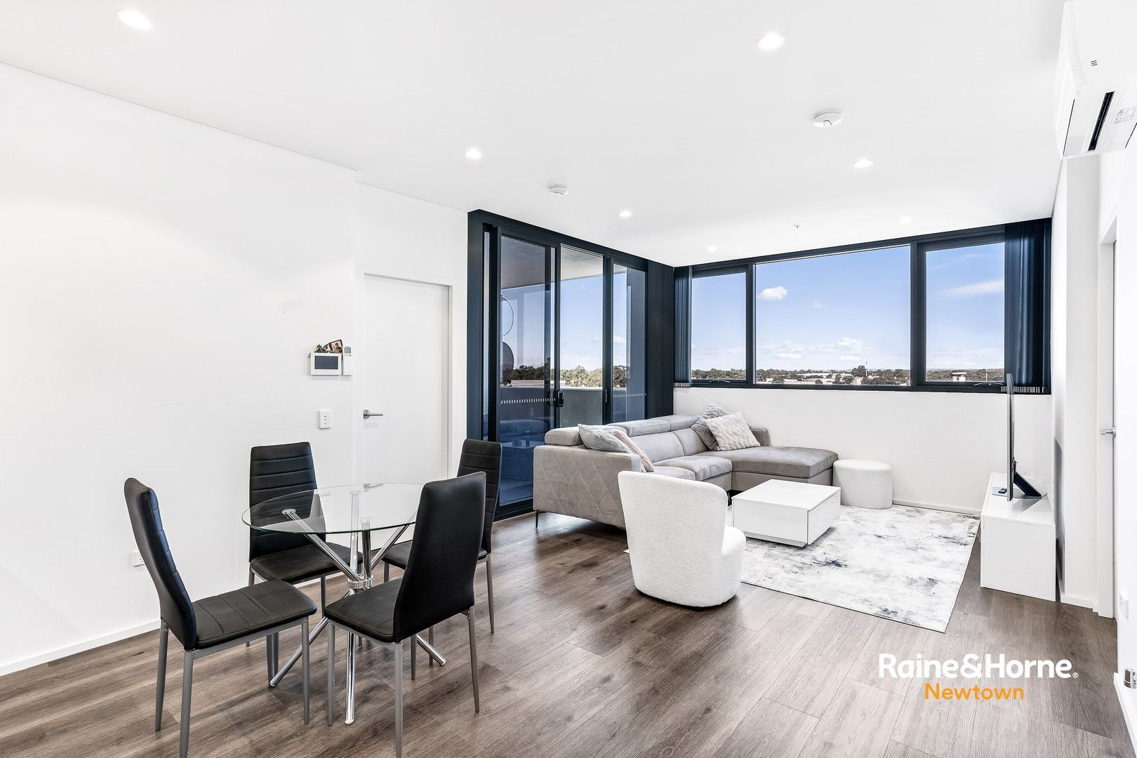 2 bedrooms Apartment / Unit / Flat in 502/32 Shepherd Street LIVERPOOL NSW, 2170