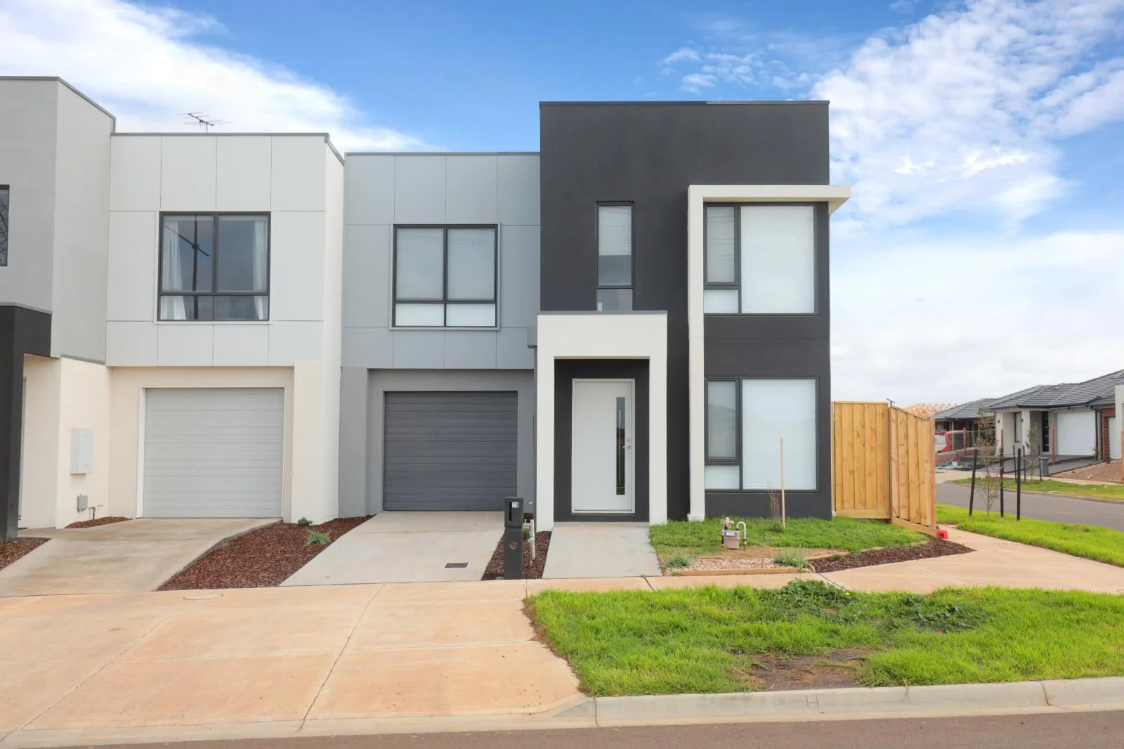 Additional image 2 of 18 Merindah Boulevard, Deanside VIC 3336