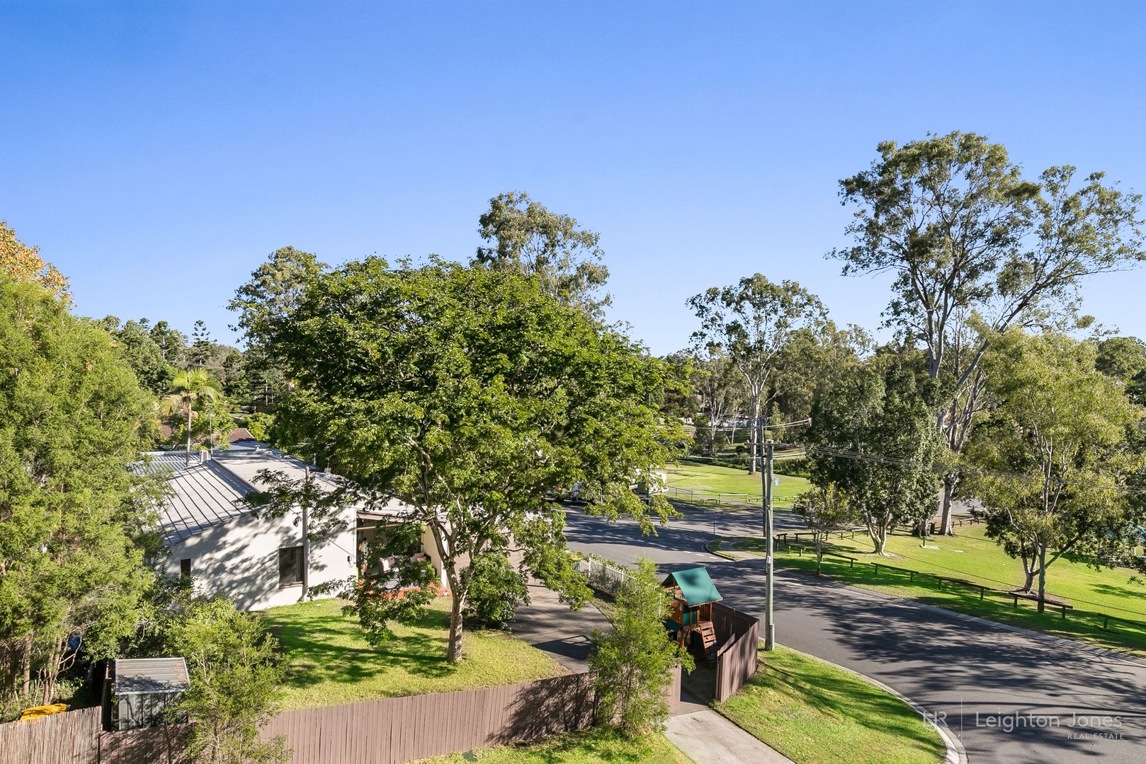 89 Sunset Road, Kenmore QLD 4069