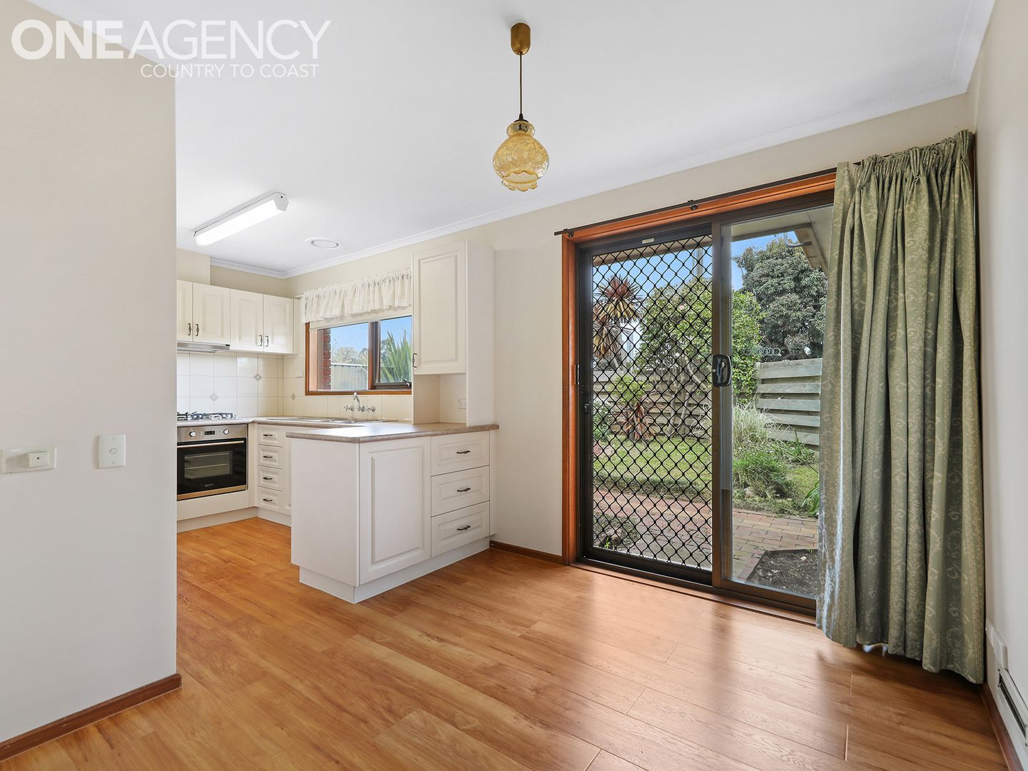 1/7-9 Princes Way, Drouin VIC 3818, Image 2