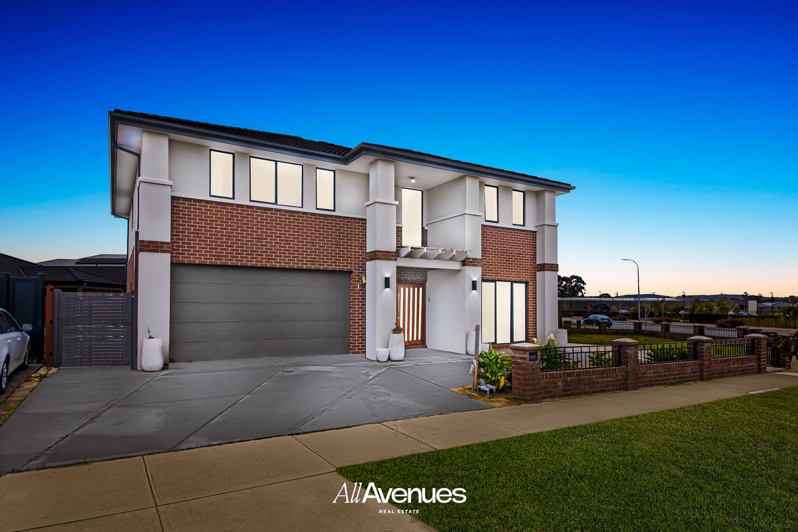 5 bedrooms House in 2 Hansel Avenue OFFICER VIC, 3809