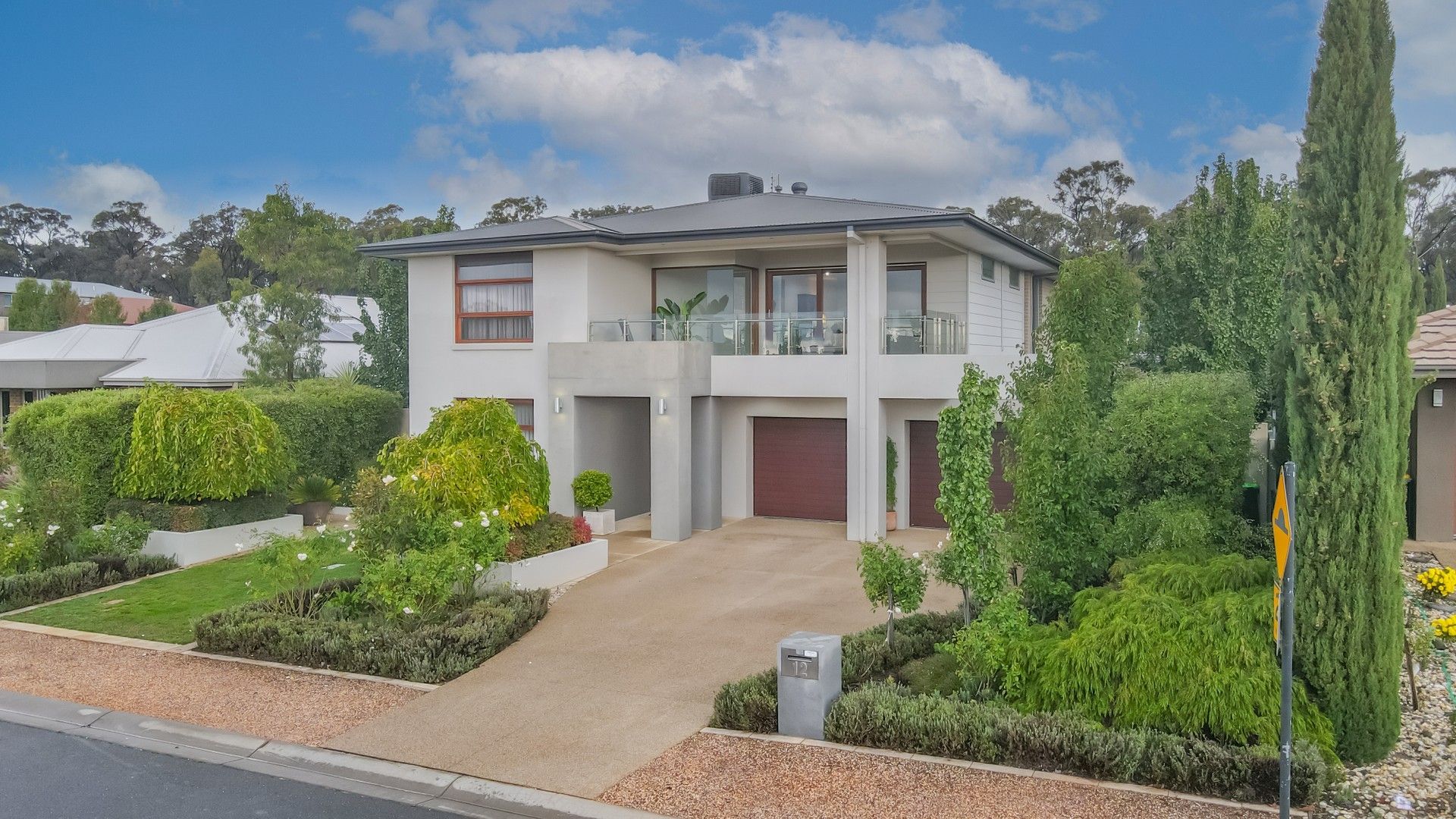 4 bedrooms House in 12 Mcconnell Drive JUNORTOUN VIC, 3551