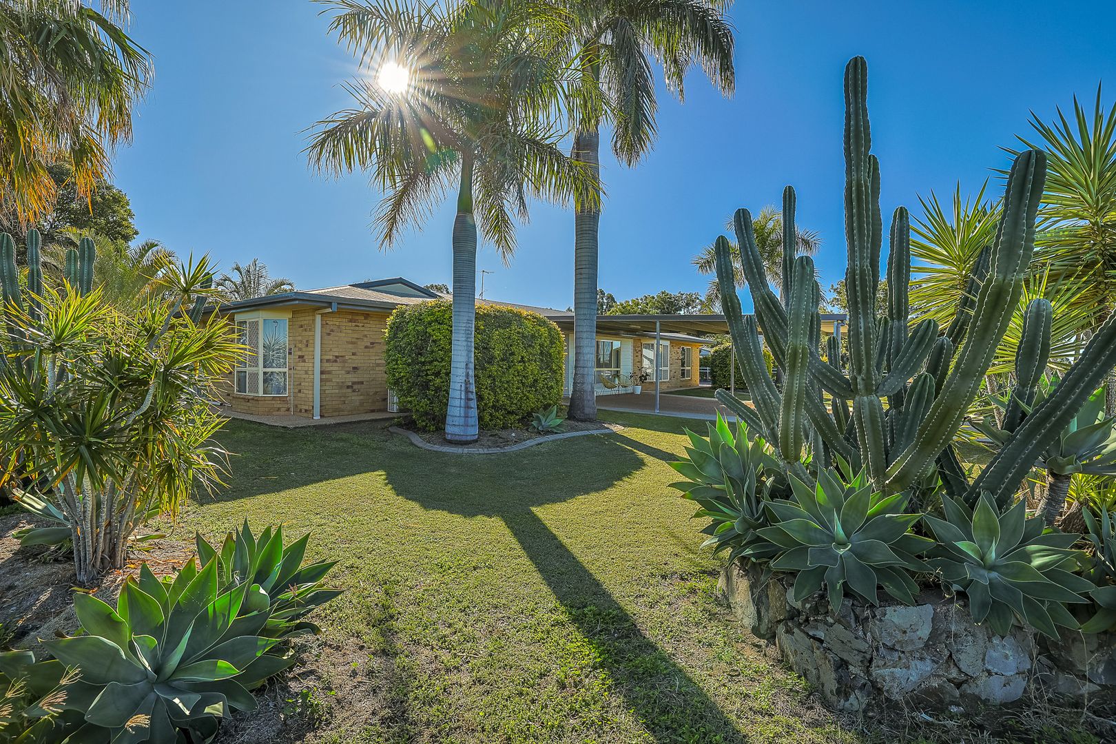 11 Edgewood Drive, Emerald QLD 4720 Domain