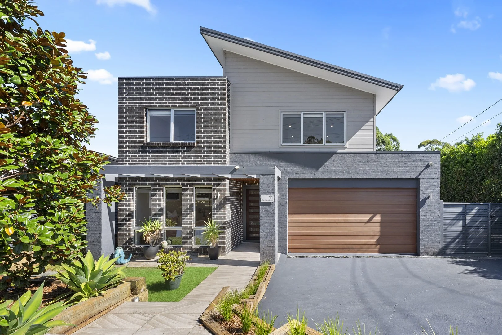 11 Redbank Road, Northmead NSW 2152