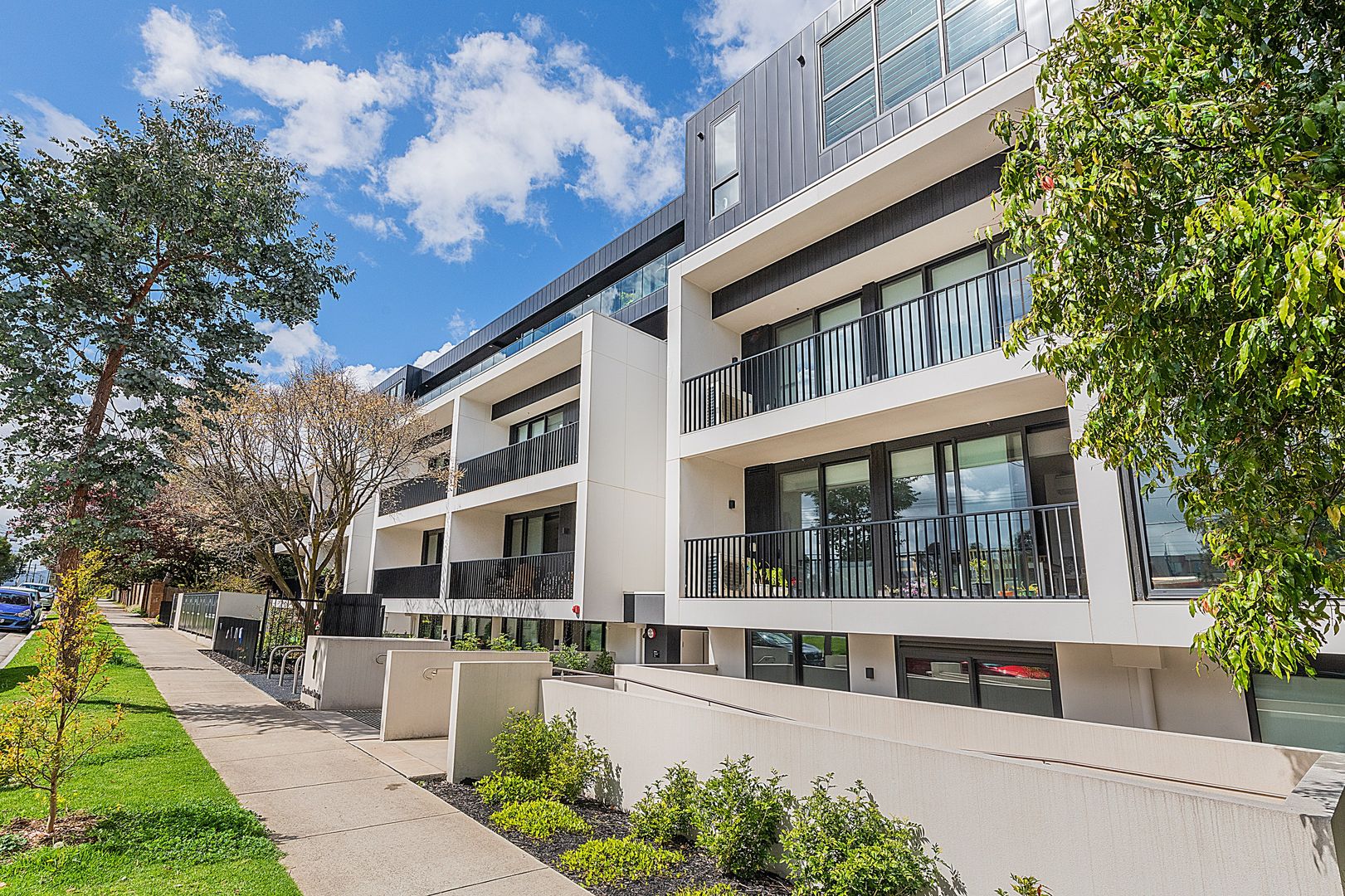 106/1 Charlnet Drive, Vermont South VIC 3133, Image 1