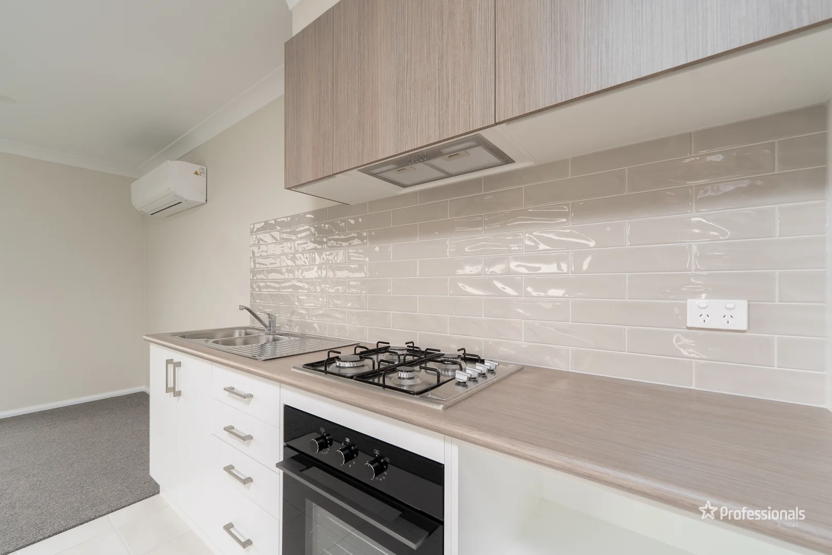 Additional image 5 of 2/11 Colin Crescent, Armidale NSW 2350