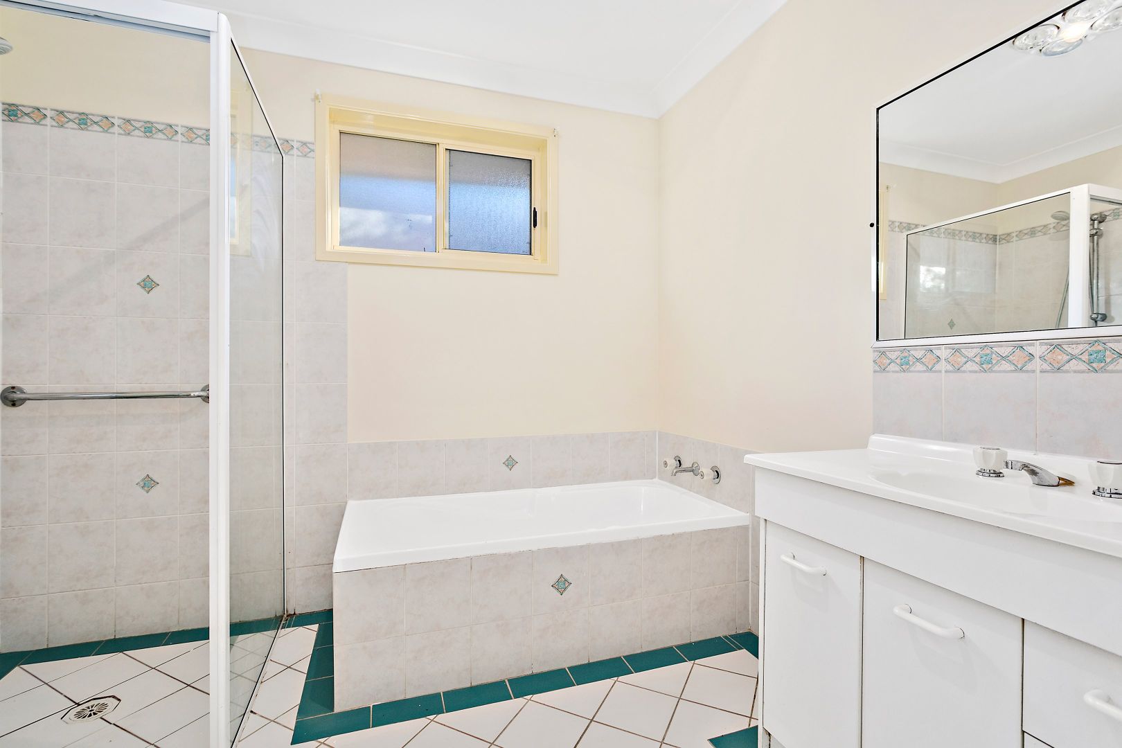 6/17-21 Tully Crescent, Albion Park NSW 2527, Image 2