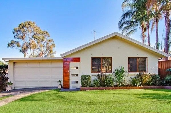 4 bedrooms House in 11 Newnham Street DEAN PARK NSW, 2761