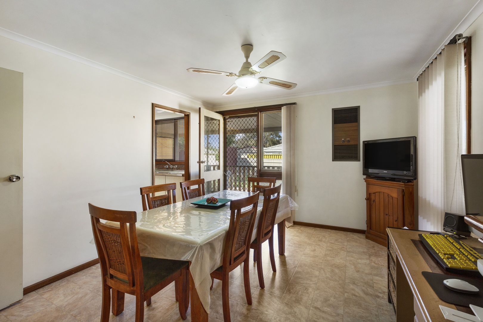 24 Aruma Crescent, Munno Para SA 5115, Image 2