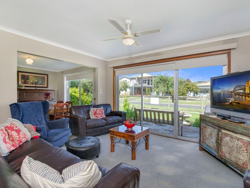 2 Casino Avenue, Apollo Bay VIC 3233, Image 1