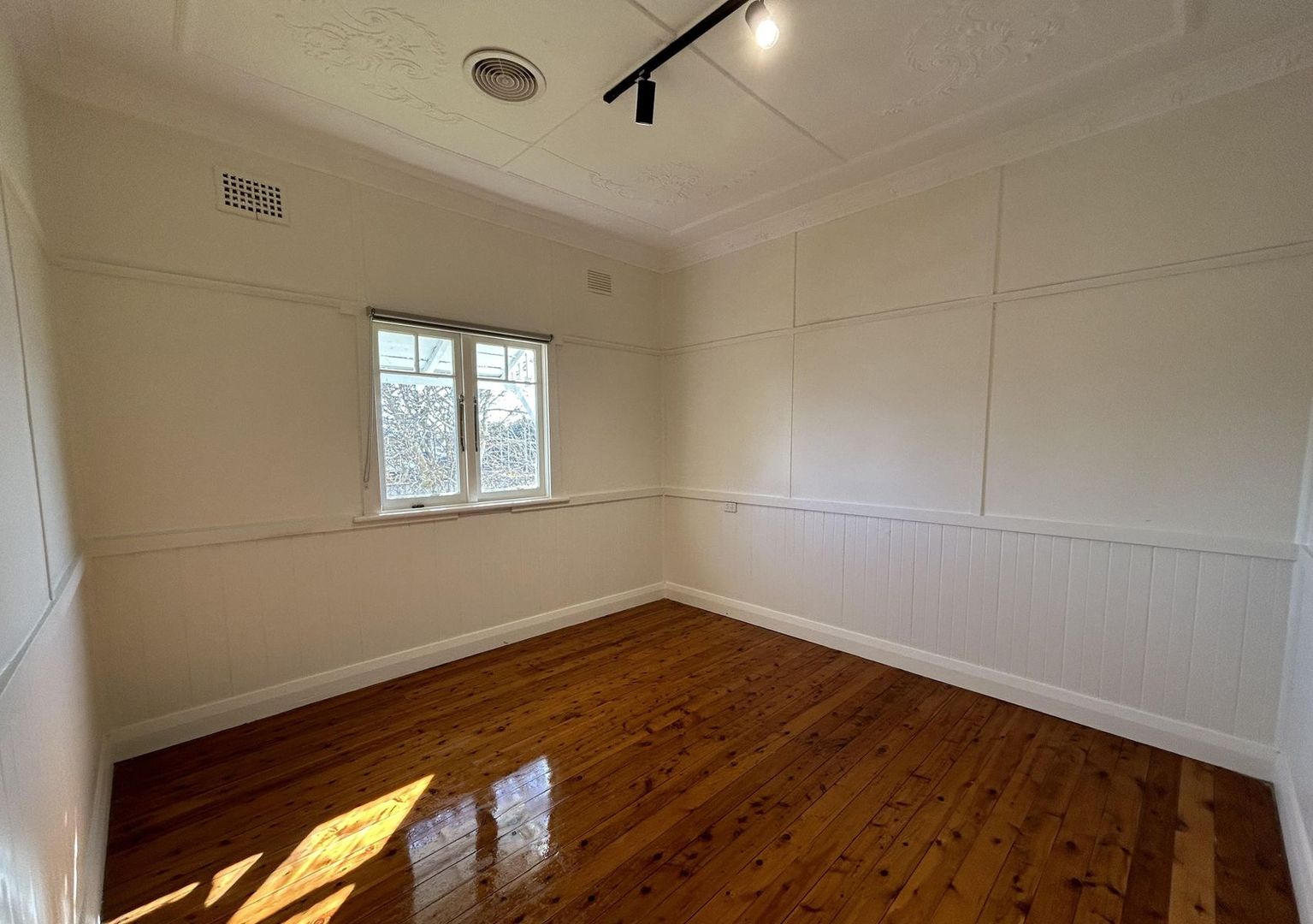 10 Illawarra Highway, Moss Vale NSW 2577 House For Rent Domain