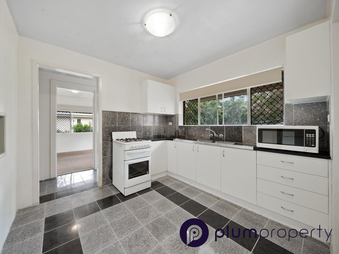 3 bedrooms Apartment / Unit / Flat in 1/33 Central Avenue ST LUCIA QLD, 4067
