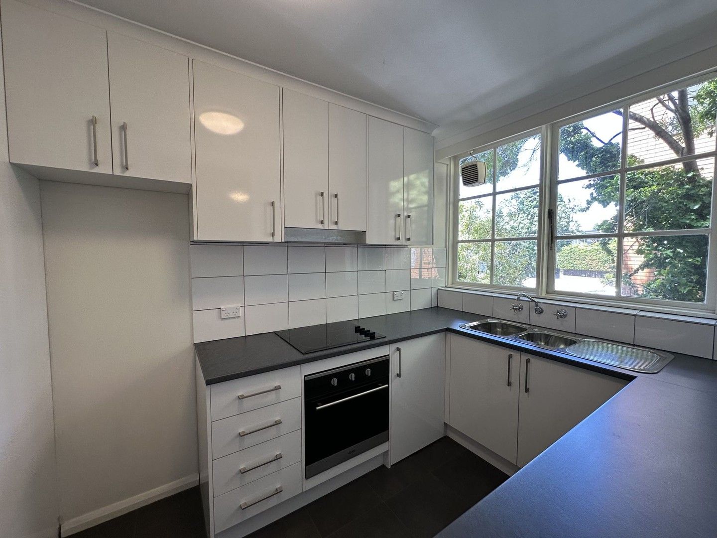 2 bedrooms Apartment / Unit / Flat in 19/401 Toorak Road SOUTH YARRA VIC, 3141