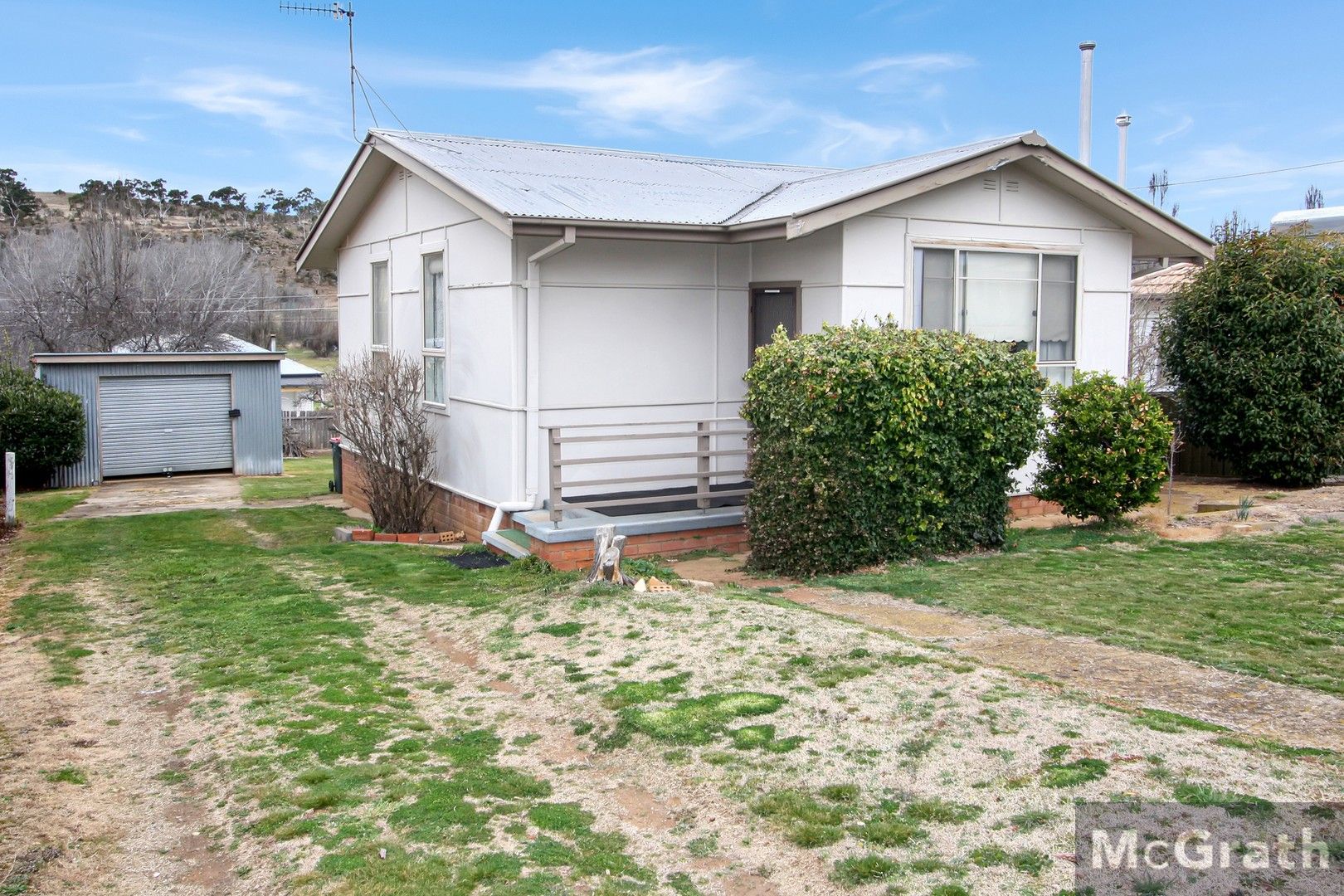 3 bedrooms House in 10 Neuss Avenue COOMA NSW, 2630