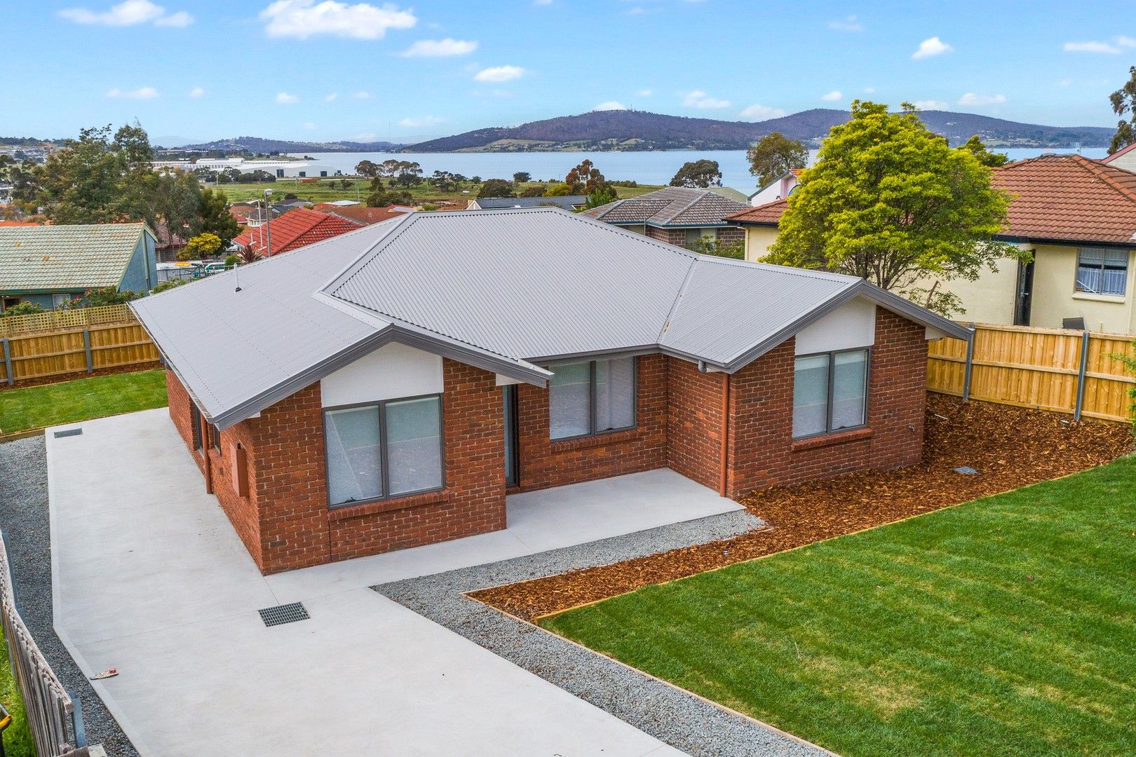 3 bedrooms House in 181 Tollard Drive ROKEBY TAS, 7019