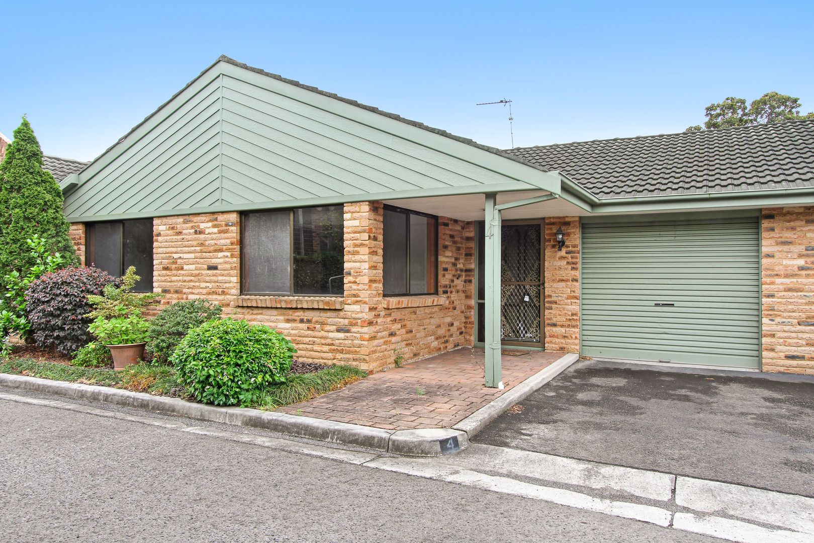 4/1222 Gibsons Road, Figtree Property History & Address Research