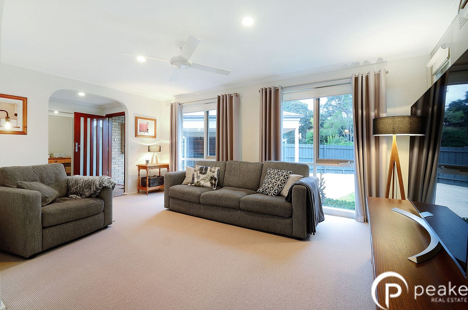 21 Manuka Road, Berwick VIC 3806, Image 2