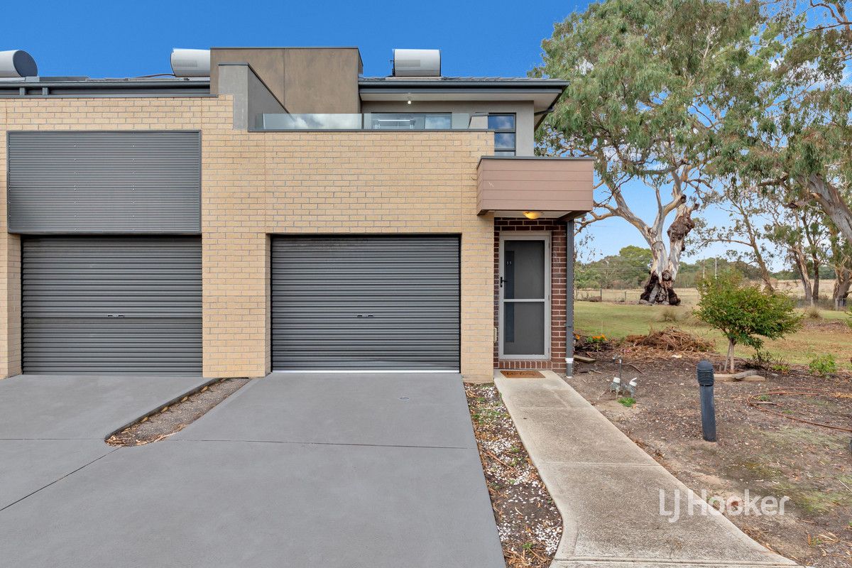 15 Burssi Circuit, Doreen VIC 3754, Image 0