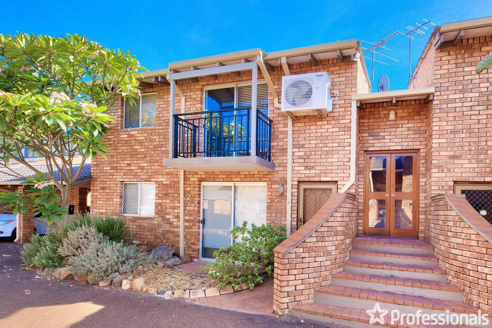 2 bedrooms Apartment / Unit / Flat in 9/20 Roscorla Avenue YOKINE WA, 6060