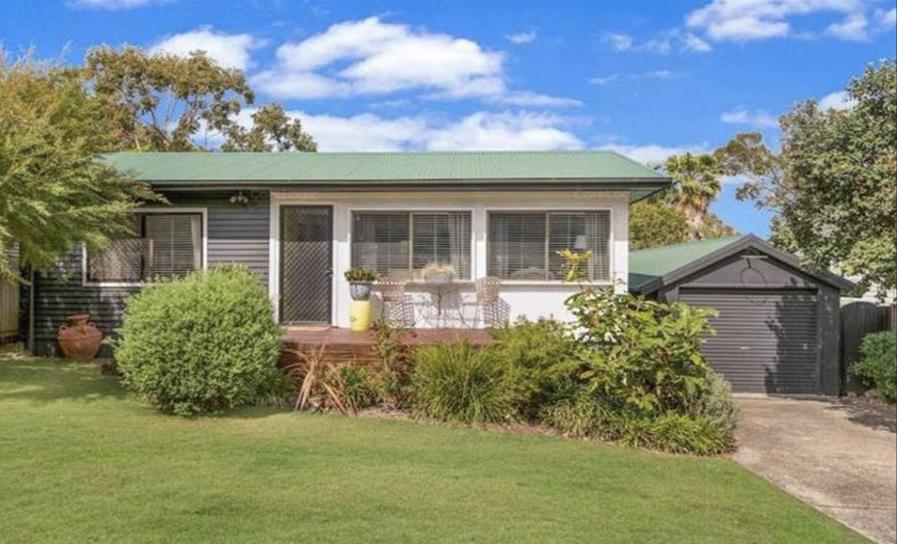 2 bedrooms House in 18 West Kahala Avenue BUDGEWOI NSW, 2262