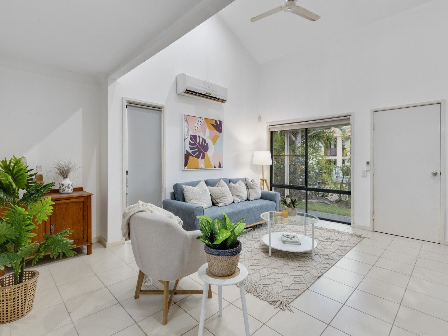 802/2 Gentian Dr, Arundel QLD 4214, Image 1