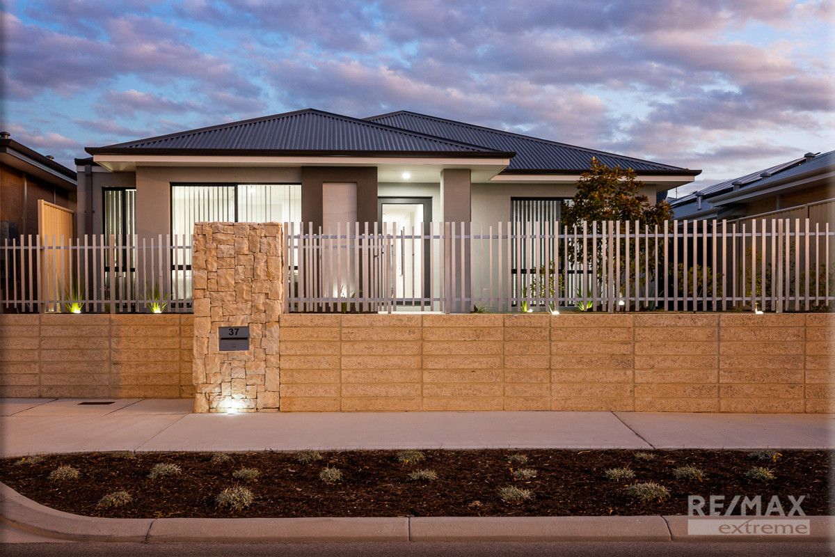 4 bedrooms House in 37 Viridian Boulevard EGLINTON WA, 6034
