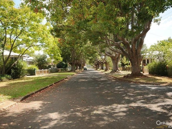 10 Fogarty Street, East Toowoomba QLD 4350